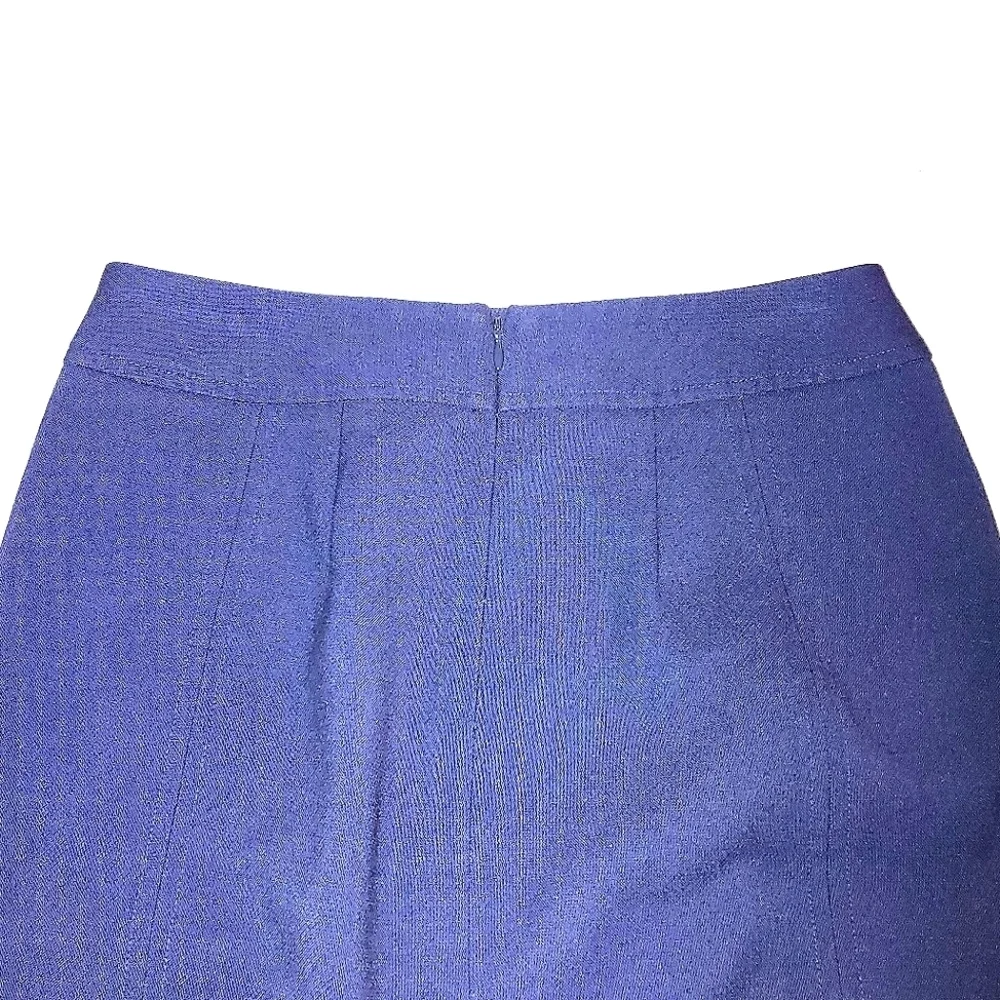 Ann Taylor Loft navy blue skirt size 0 petite.